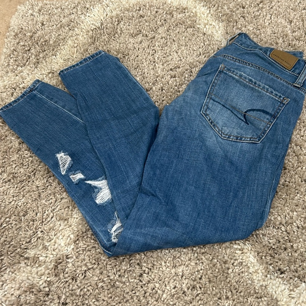 American Eagle Ripped Lightwash Jeans